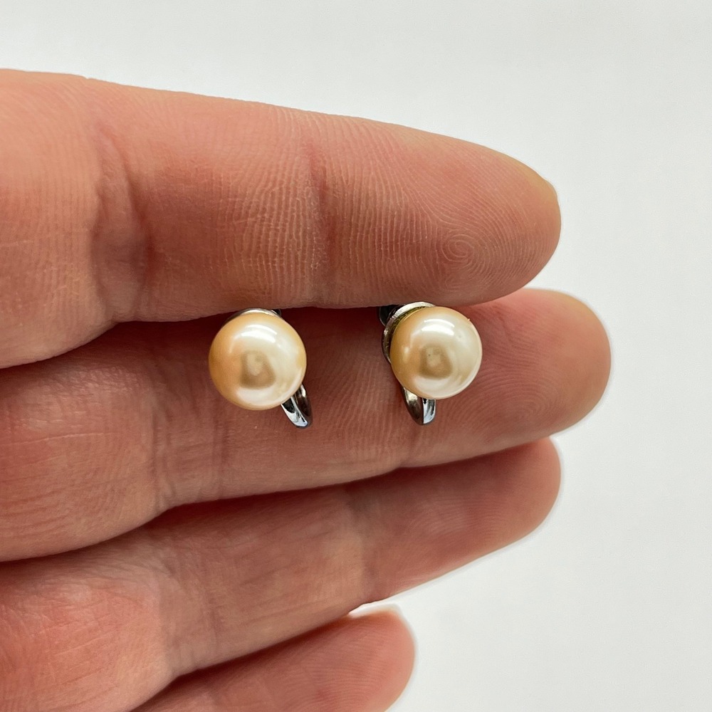 Vintage Faux Pearl Clip On Earrings‎ Gold Tone Elegant Classic Jewelry